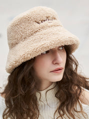 [SIGNATURE LINE] FAUX FUR BUCKET HAT WITH LEMÖNPLET LOGO