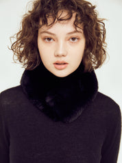 [SIGNATURE LINE] FAUX FUR BLANCHE-RONNI NECK WARMER
