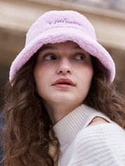 [SIGNATURE LINE] FAUX FUR BUCKET HAT WITH LEMÖNPLET LOGO